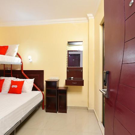 Super Oyo 90562 J Hotel Pj 八打灵再也 外观 照片