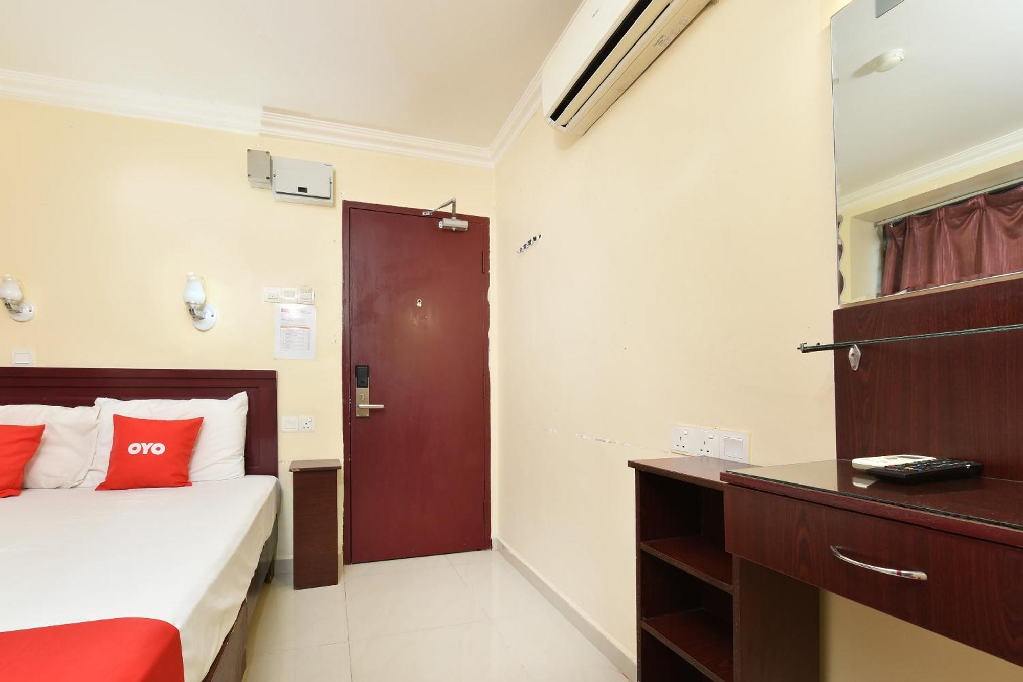 Super Oyo 90562 J Hotel Pj 八打灵再也 外观 照片