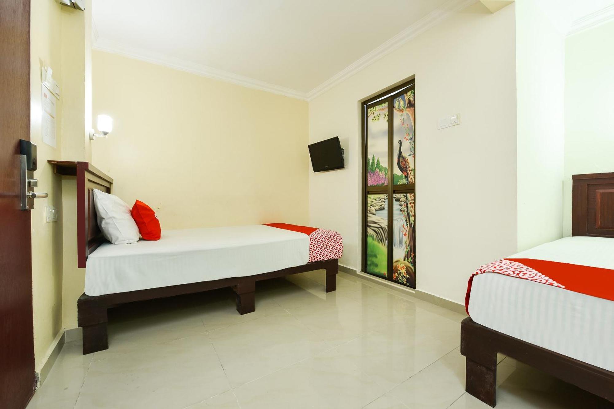 Super Oyo 90562 J Hotel Pj 八打灵再也 外观 照片