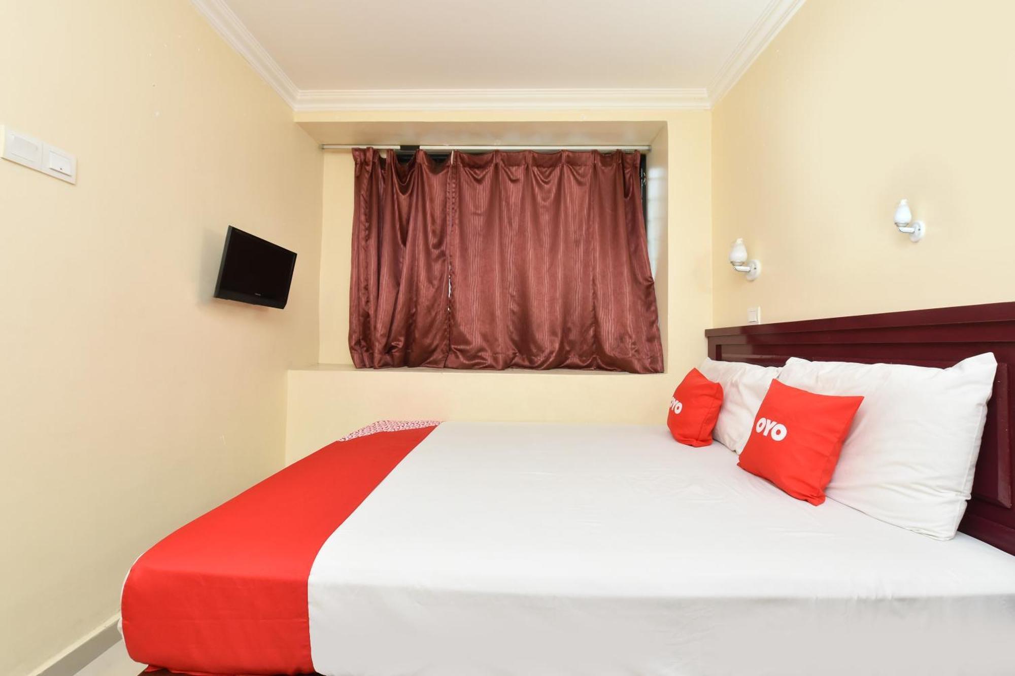 Super Oyo 90562 J Hotel Pj 八打灵再也 外观 照片