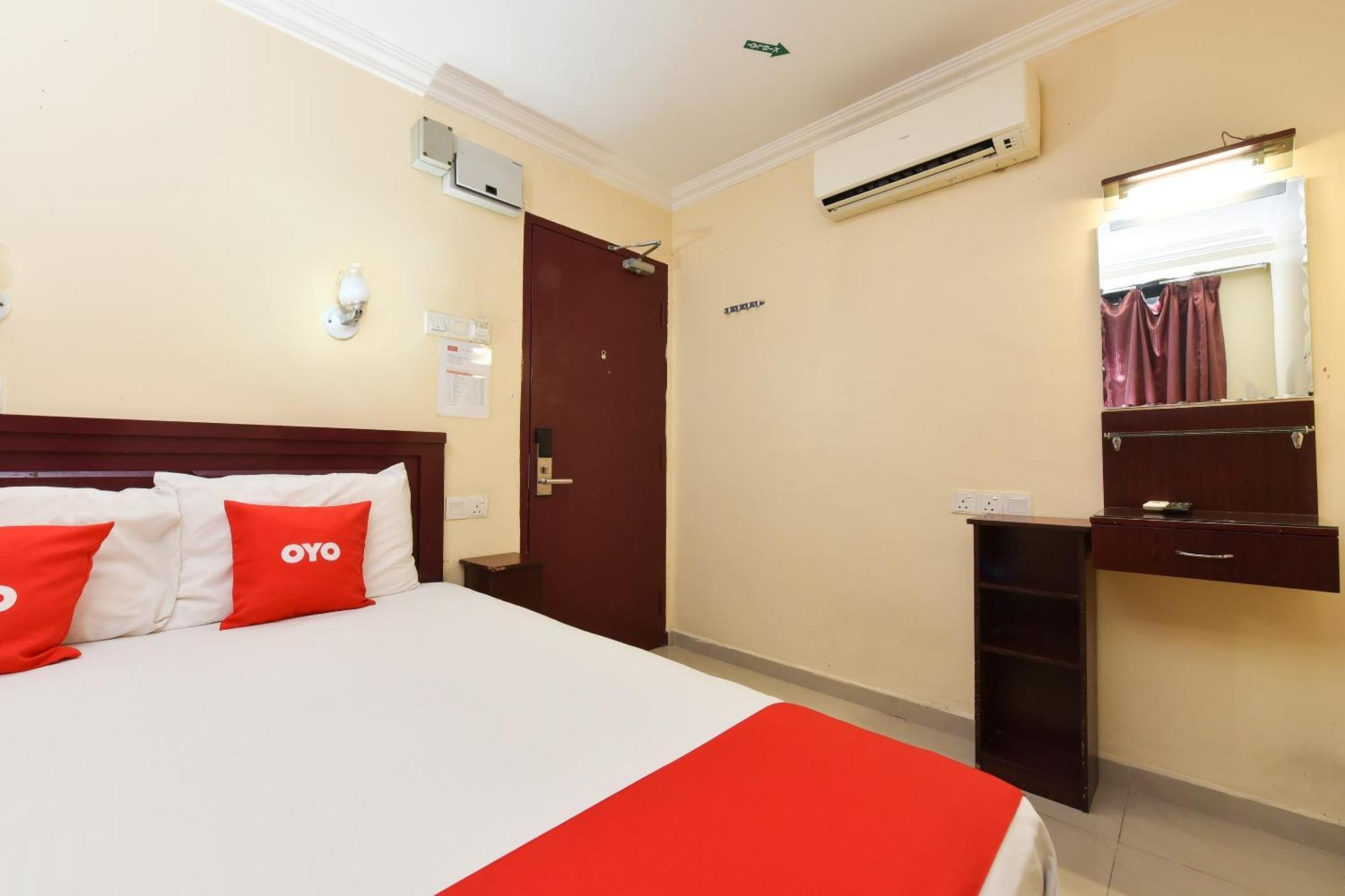 Super Oyo 90562 J Hotel Pj 八打灵再也 外观 照片