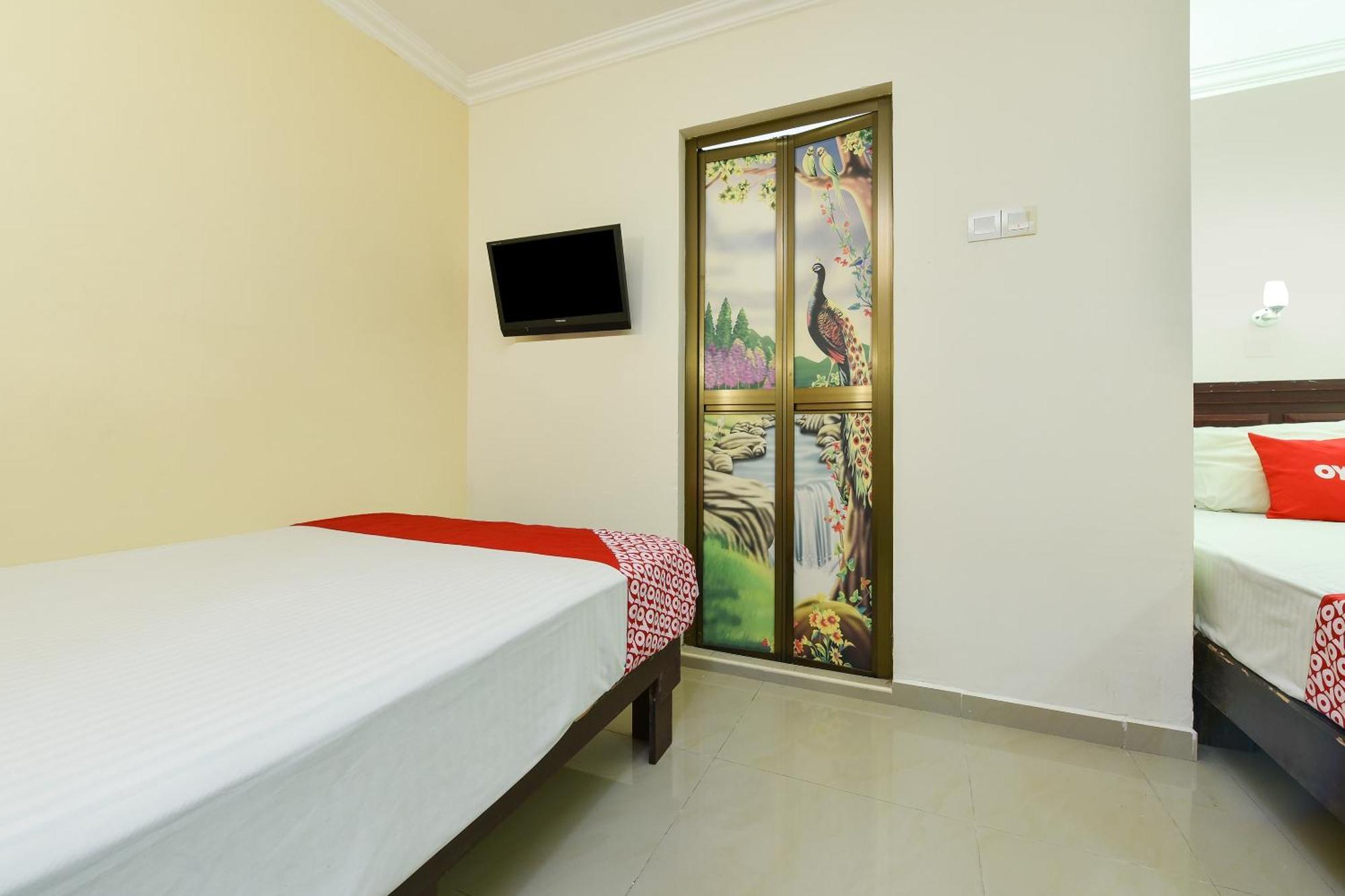 Super Oyo 90562 J Hotel Pj 八打灵再也 外观 照片