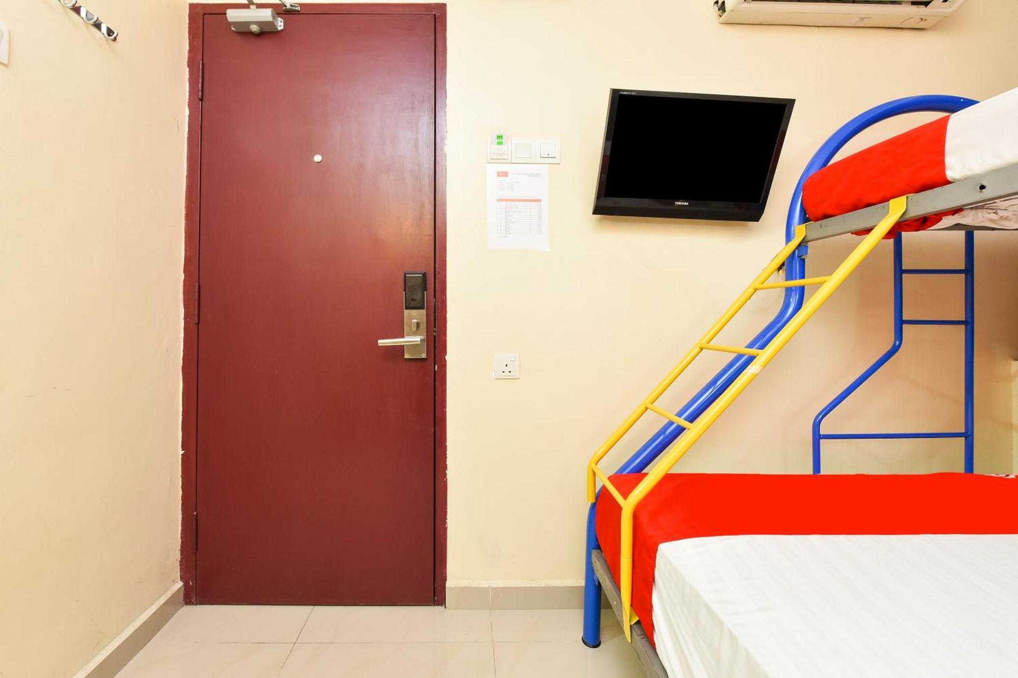 Super Oyo 90562 J Hotel Pj 八打灵再也 外观 照片
